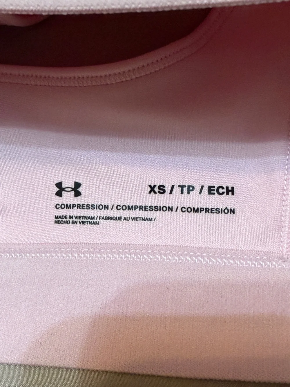 Under Armour Baby Pink Compression Crossback Mid Sports Bra Size XS 1361034